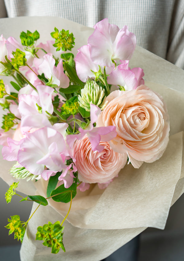 ラナンキュラスとスイートピーのスプリングブーケ 《ピンク》【2026年 スプリングギフト】