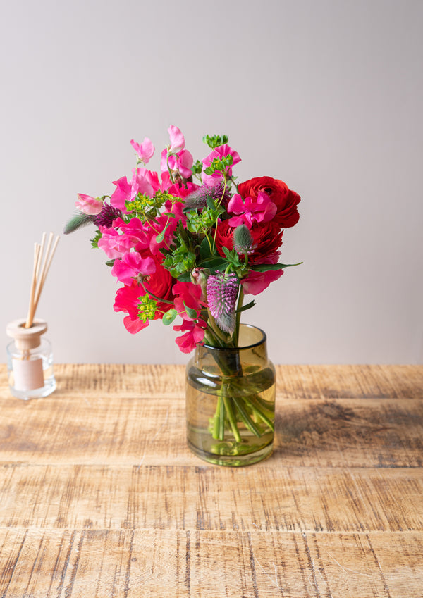 ラナンキュラスとスイートピーのスプリングブーケ 《レッド》【2026年 スプリングギフト】 - &YOUKAEN (アンドユーカエン)