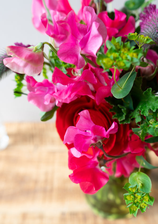 ラナンキュラスとスイートピーのスプリングブーケ 《レッド》【2026年 スプリングギフト】 - &YOUKAEN (アンドユーカエン)