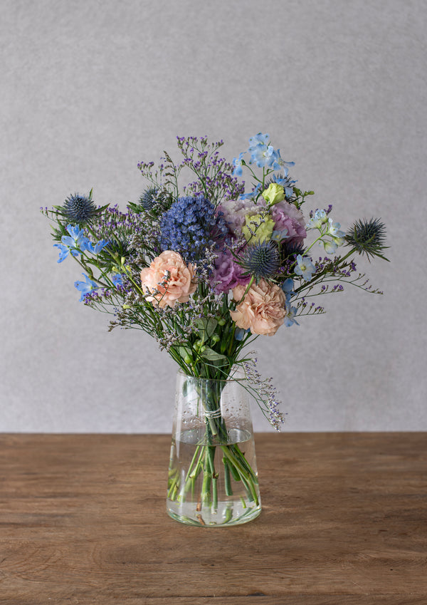ブルーの季節のお花とグリーンの花束 Mサイズ