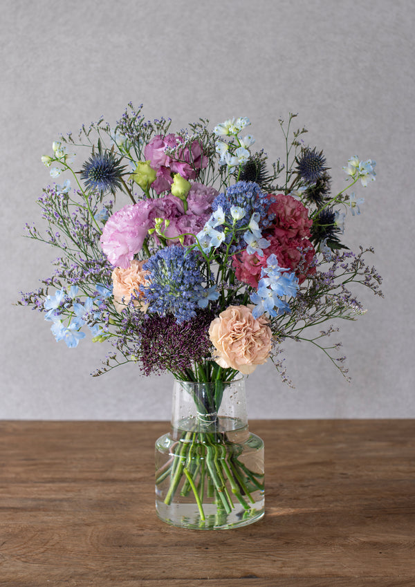 ブルーの季節のお花とグリーンの花束 Lサイズ｜男性へのプレゼントに