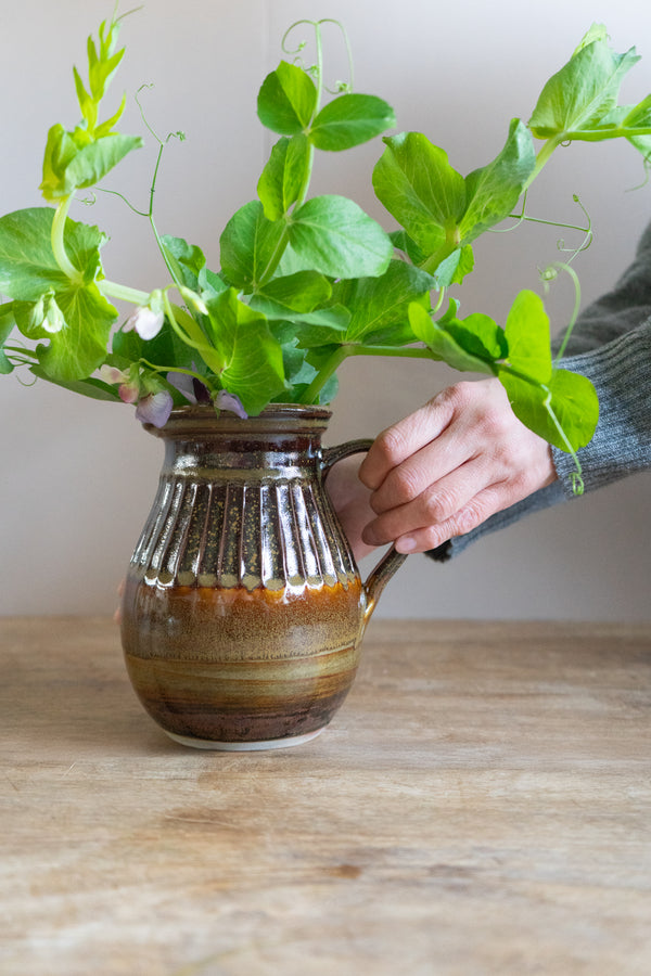 【フラワーベース】しのぎピッチャー｜石州嶋田窯 - &YOUKAEN (アンドユーカエン)