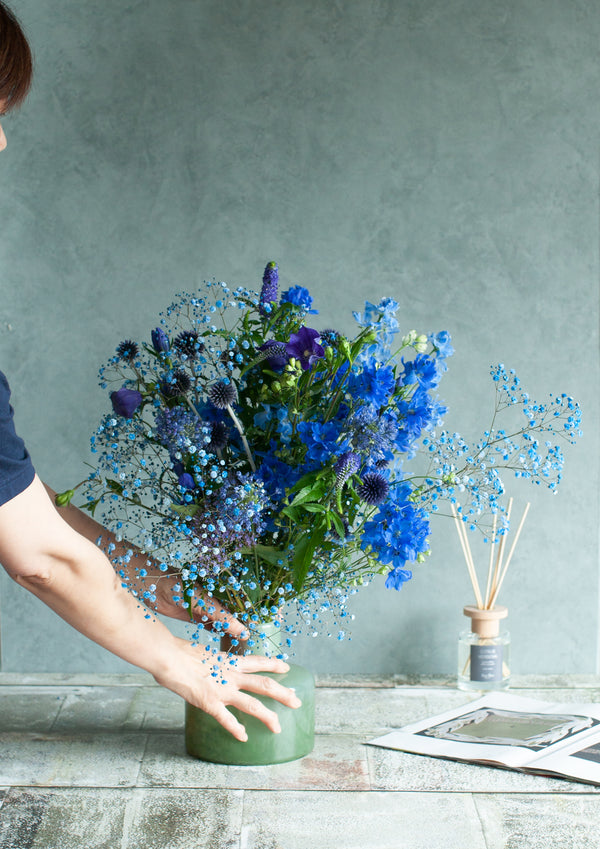 誕生日や結婚記念日に 期間限定 季節の花束「Lapis Blue」＜ブルー＆パープル＞