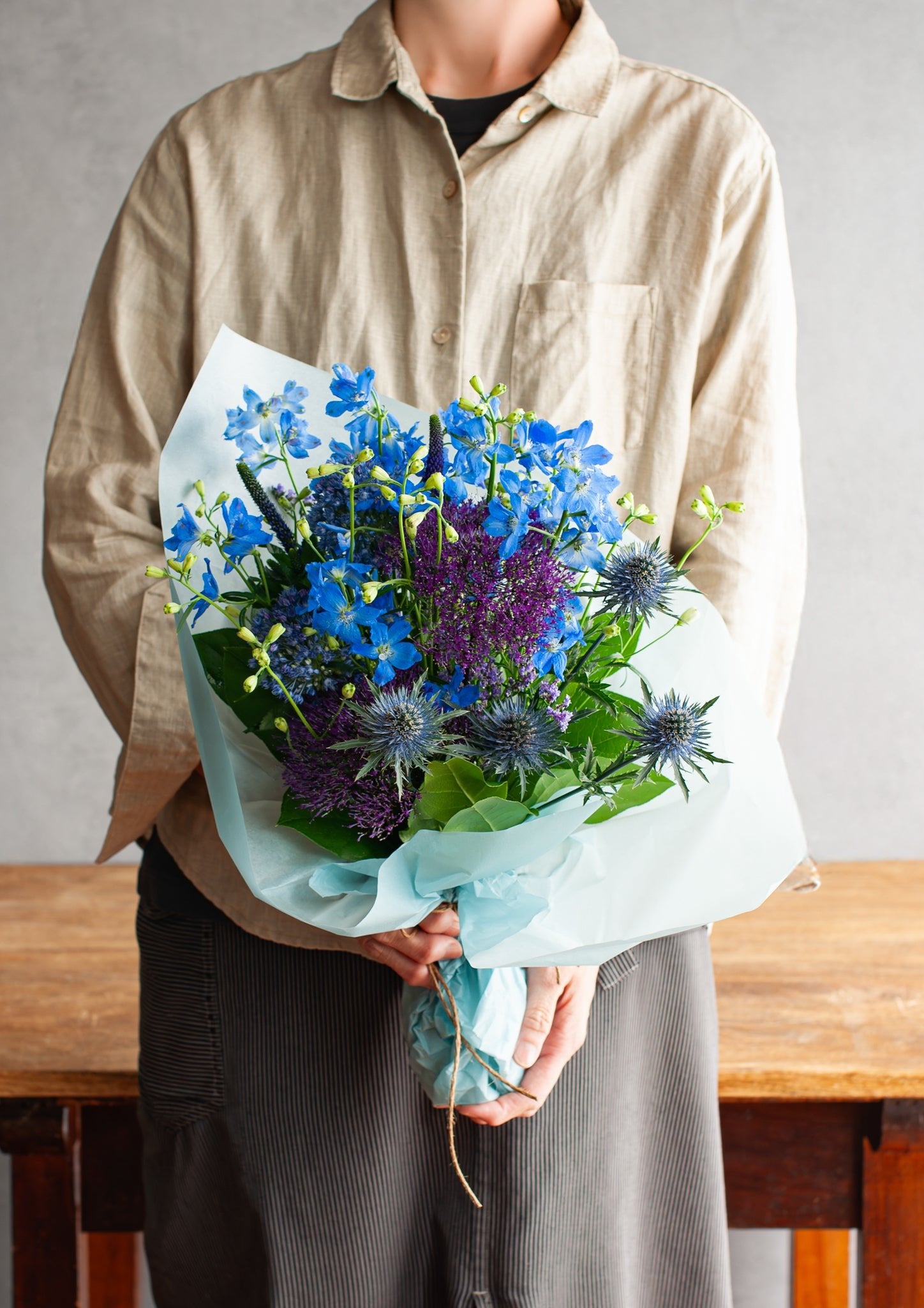 誕生日や結婚記念日に 期間限定 季節の花束「Lapis Blue」Mサイズ