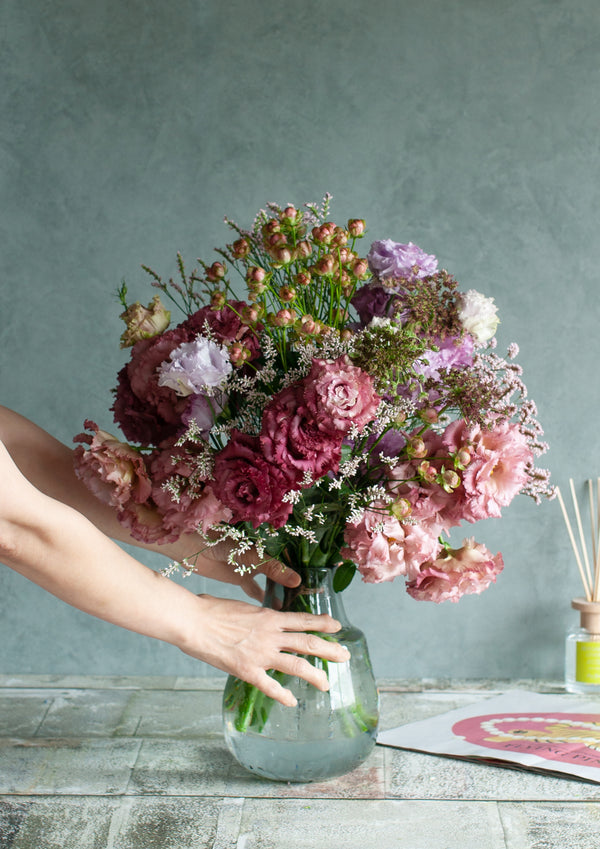 誕生日や結婚記念日に 期間限定 季節の花束 トルコキキョウブーケ「Rose antique」