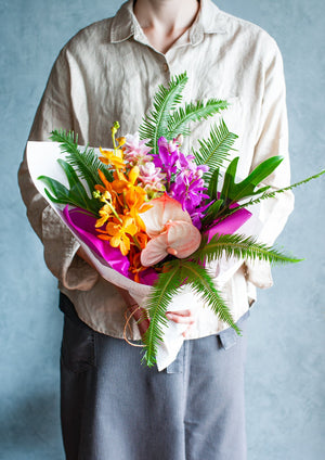 誕生日や結婚記念日に 期間限定 季節の花束「Tropical Fruits」 M＜オレンジ＆パープル＞ - &YOUKAEN (アンドユーカエン)