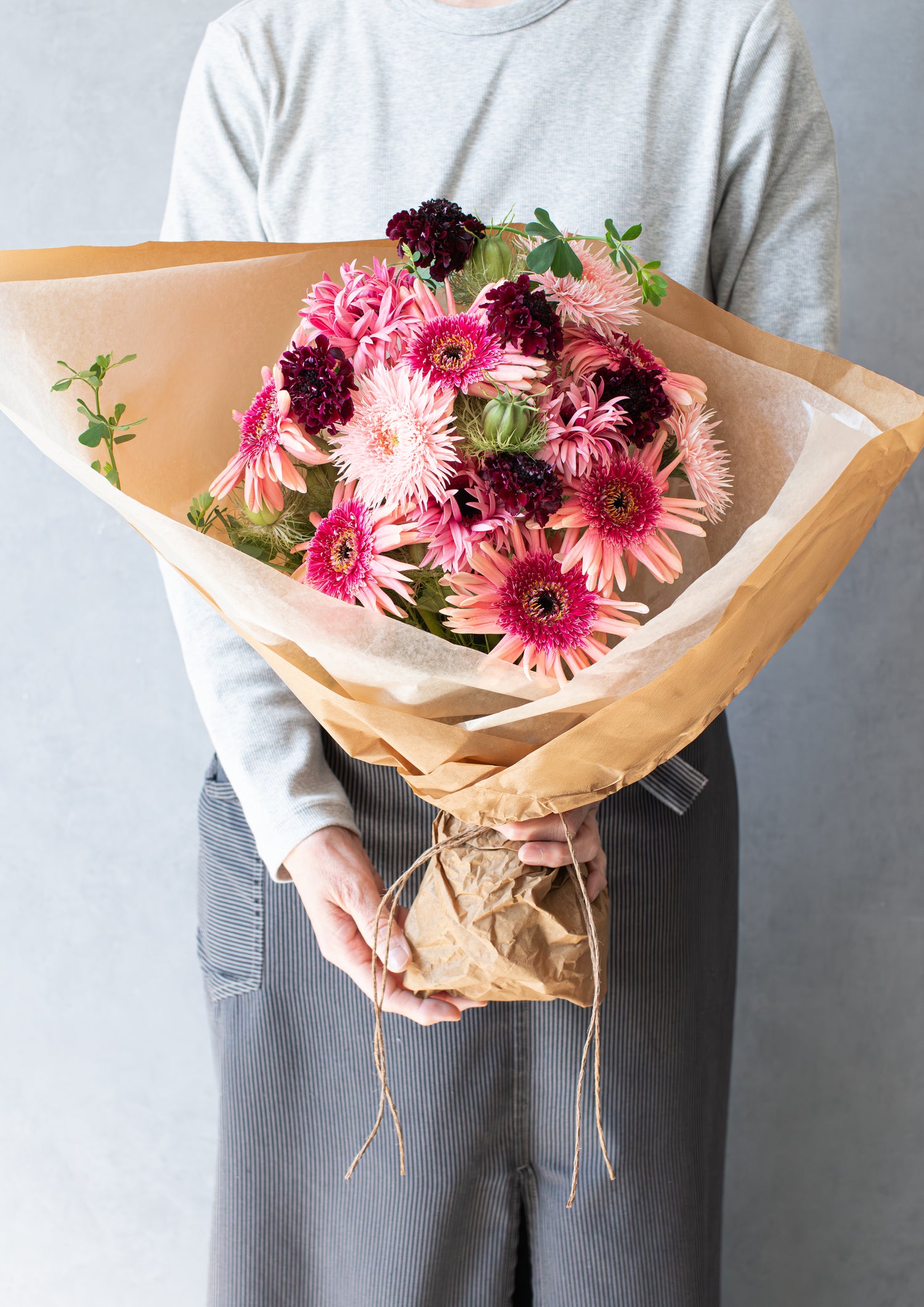 【期間限定】ガーベラのシックな花束「bloom」L