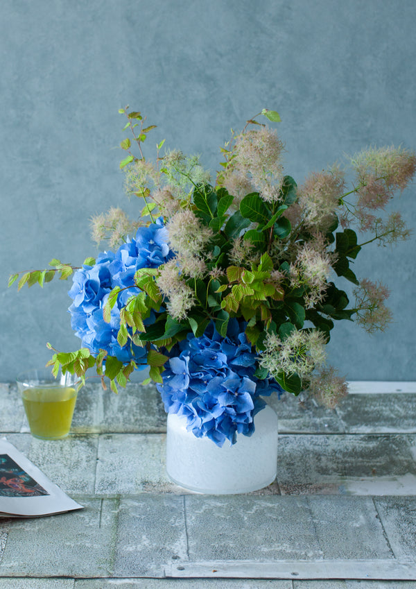 季節を贈るバースデーフラワー 6月「スモークツリーと紫陽花」
