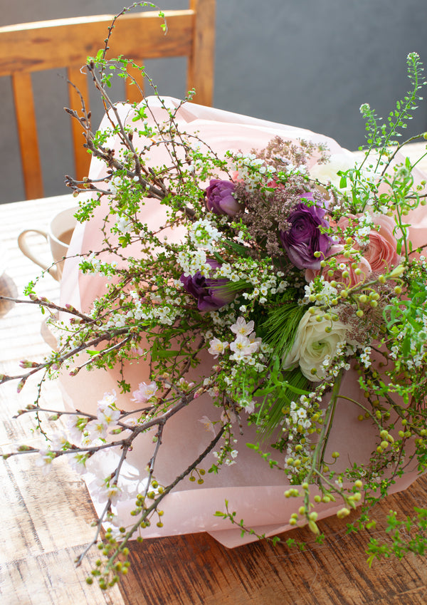 誕生日や結婚記念日に 期間限定 季節の花束 「spring haze」