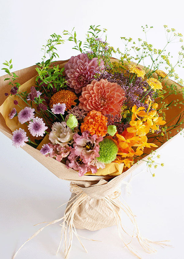 秋のお花を使った ブーケ「あんず」 幅35cm×高さ45cm 【期間限定 オータムギフト】