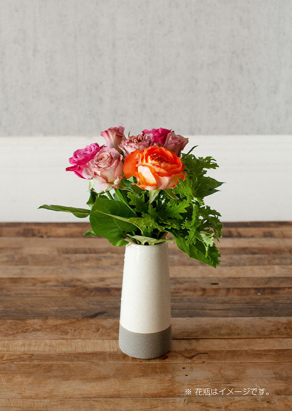 バラと季節のグリーンのブーケ「Rosa」 高さ30cm × 幅20cm 【期間限定 オータムギフト】