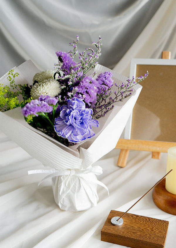 【香りと花束】 そのまま飾れる"紫色の花束" Mサイズ  ラベンダーのお香つき