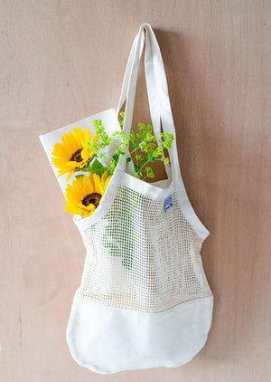 【メッシュバックと花束】 "季節の花束" おしゃれなコットンメッシュバックに入れてお届け