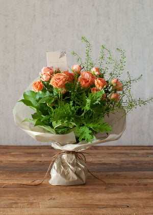 季節を愉しむローズブーケ 「petit roses」 幅20cm × 高さ30cm