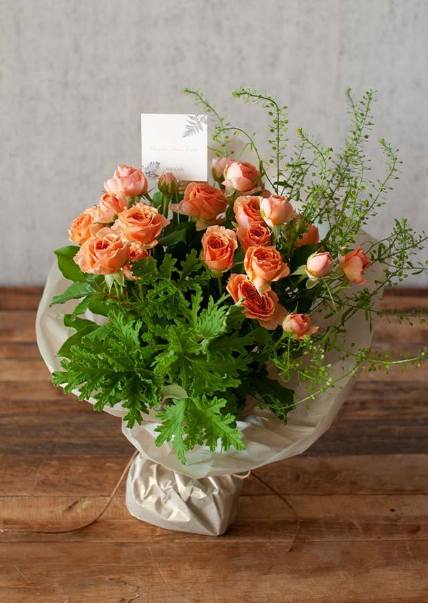 季節を愉しむローズブーケ 「petit roses」 幅20cm × 高さ30cm