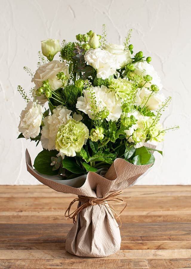花束】シンプルでおしゃれな ナチュラルホワイト&グリーンの花束 L